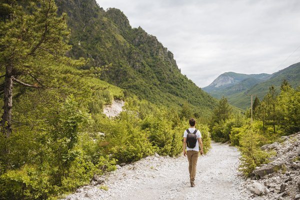 Chemin de Compostelle : êtes-vous prêt à marcher dans les pas des pèlerins d'hier et d'aujourd'hui ?
